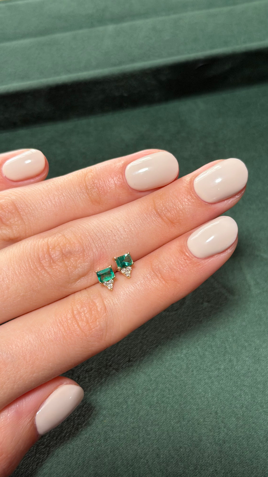 Emerald Point Studs
